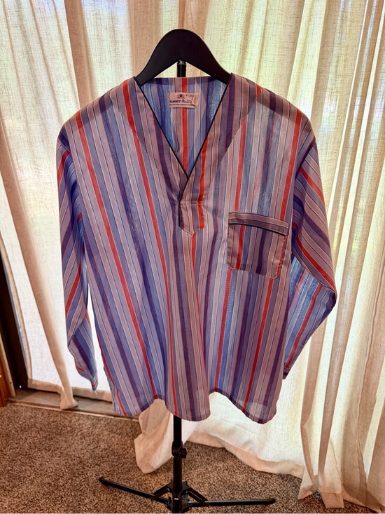Tops - Striped V-Neck Buttonless Blouse in Blue and Red
